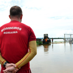 O corpo foi removido da água por equipes do Corpo de Bombeiros (Foto: Ilustrativa/Nilzete Franco/FolhaBV) 