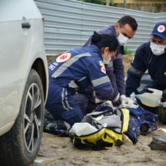 Simulação representou um acidente de trânsito com dois veículos - Foto: Nilzete Franco - Folha BV