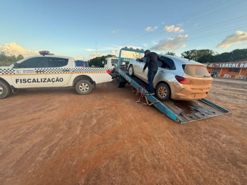 Ao todo, a operação resultou na apreensão de 11 veículos que atuavam no transporte clandestino, além de 14 notificações por outros tipos de irregularidades (Foto: Ascom/Seinf)