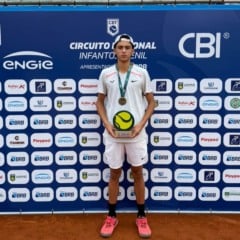 Gustavo Albuquerque lidera o ranking nacional interclubes da CBT na categoria até 16 anos. (Foto: Reprodução/Instagram/@gustavo.tennis)