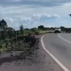 Trecho fica próximo à cabeceira da ponte sobre o rio Mucajaí - Foto: Reprodução