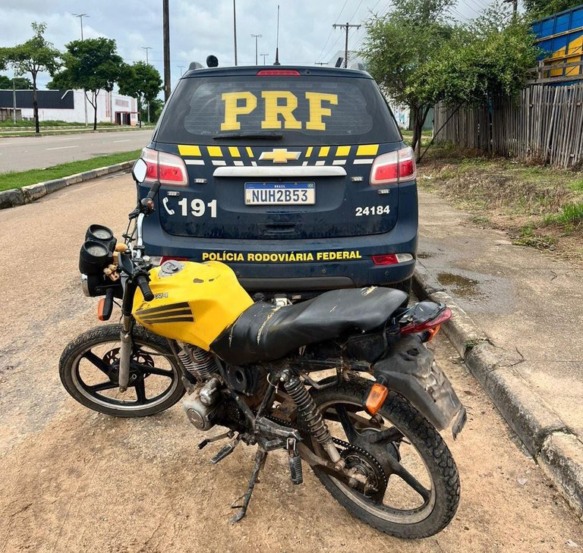 Apreensão da motocicleta ocorreu em Boa Vista - Foto: Divulgação/Ascom PRF