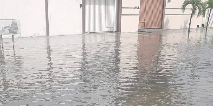 Moradores do Caimbé reclamam de alagamentos constantes e cobram drenagem