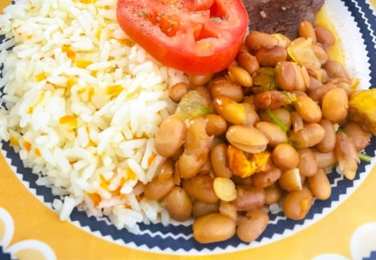 A clássica combinação brasileira é uma proteína vegetal completa e oferece energia e aminoácidos essenciais (Foto Divulgação)
