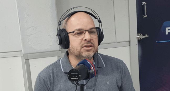 Wagner Severo, presidente da Femarh, durante entrevista ao Agenda da Semana. Foto: estúdio/FolhaFM