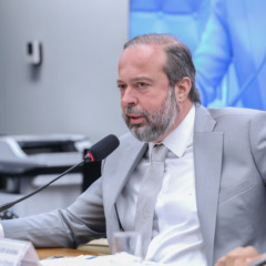 O ministro de Minas e Energia, Alexandre Silveira, durante audiência da Comissão de Minas e Energia da Câmara
