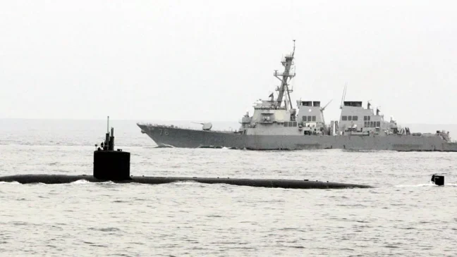 A frota inclui embarcações como o USS San Antonio, USS Iwo Jima e USS Fort Lauderdale (Foto Euronews)