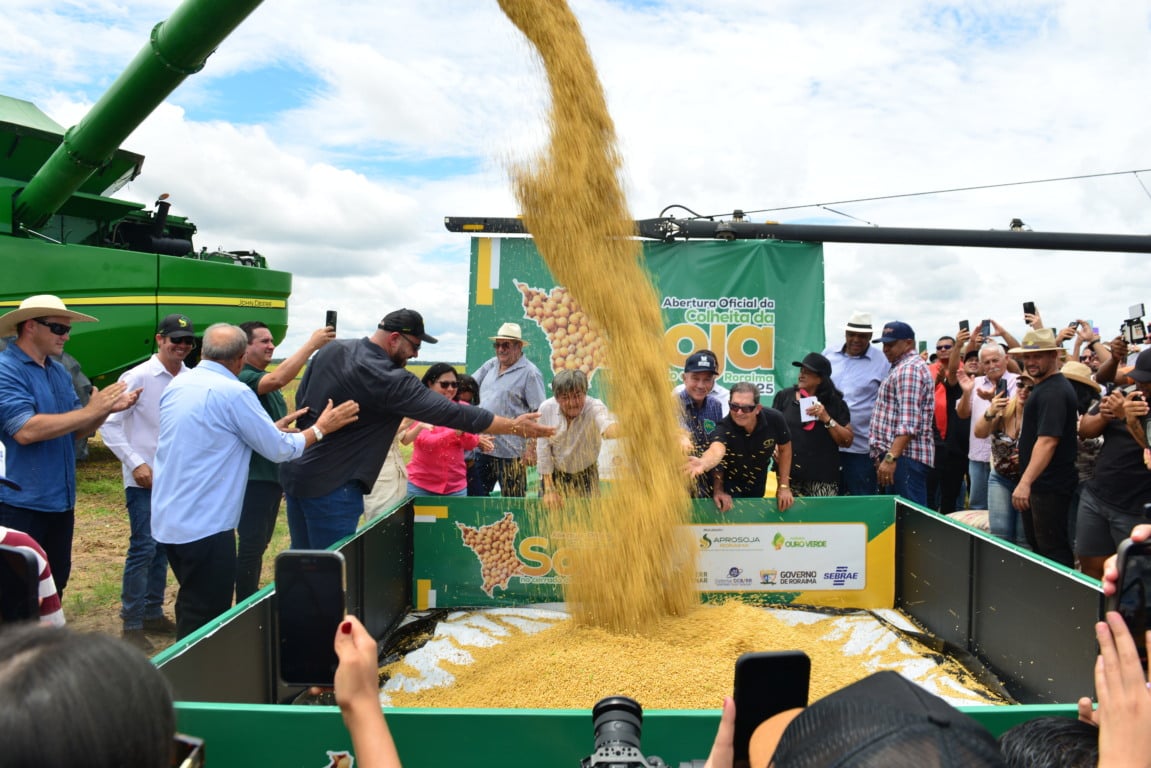Abertura oficial no campo ocorreu nesse sábado, na Fazenda Ouro Verde, em Alto Alegre. (Foto: Nilzete Franco/FolhaBV) Abertura oficial no campo ocorreu nesse sábado, na Fazenda Ouro Verde, em Alto Alegre. (Foto: Nilzete Franco/FolhaBV)