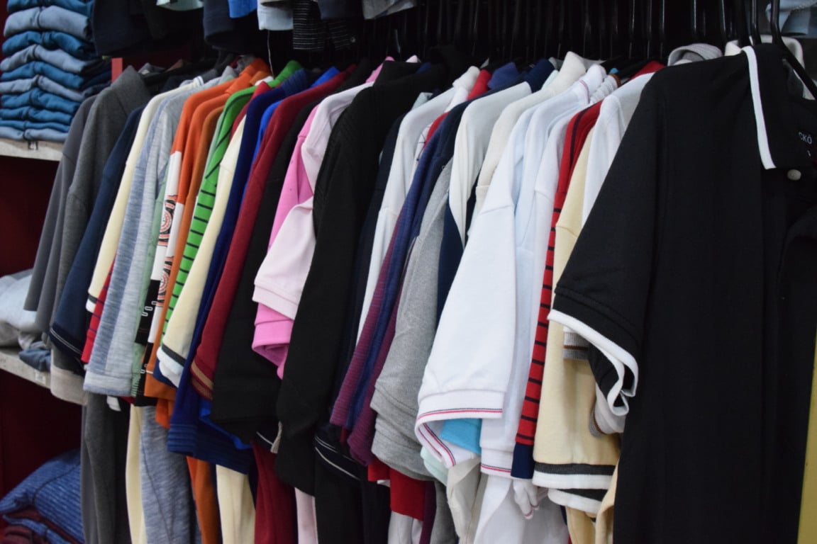 Camisas polos são as mais procuradas em 2025 (Foto: Wenderson Cabral)