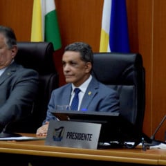 O senador Mecias de Jesus durante discurso após a aprovação como conselheiro do TCE