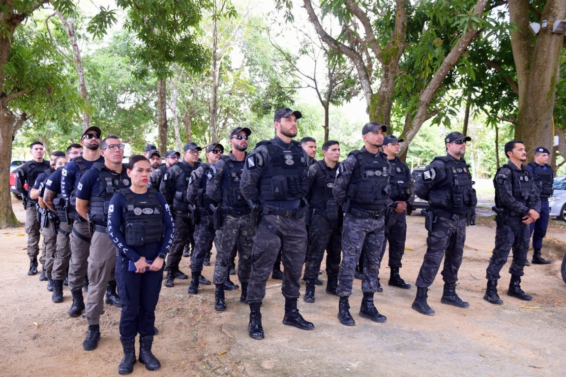 21 agentes e um guarda civil municipal de Bonfim participaram do treinamento teórico e prático na base do Grupo de Operações Penitenciárias. (Foto: Divulgação/Sejuc)