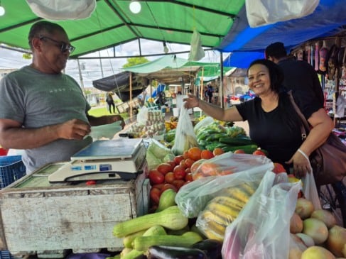 Feiras livres impulsionam agricultura familiar e aproximam produtores e consumidores em Roraima