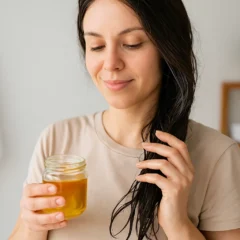 Essa umectação caseira recuperou meu cabelo quebradiço em 1 semana