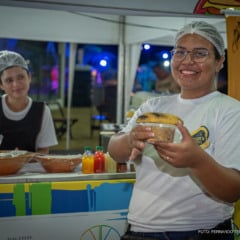 O Edital contempla 25 vagas para barracas de chefs e 10 espaços para food trucks, ampliando a diversidade gastronômica do evento (SEMUC)