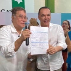 O infectologista Mauro Asato com o presidente estadual do Avante, Jalser Renier (Foto: Lucas Luckezie/FolhaBV)