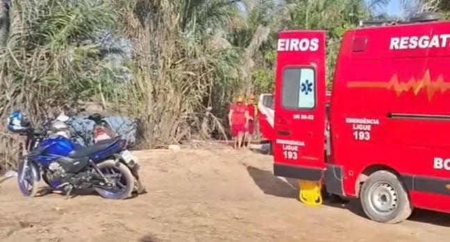 Vítima chegou a ser socorrida por equipes do Corpo de Bombeiros, mas não resistiu (Foto: Reprodução)