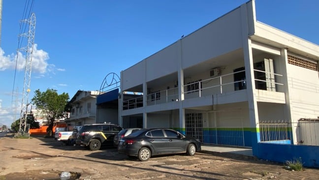 Prédio do Departamento de Apoio ao Educando (DAE) da Seed, responsável pela merenda escolar (Foto: Lucas Luckezie/Folha BV)