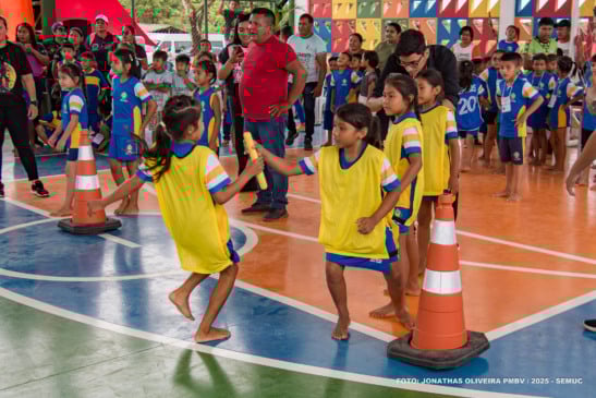 Estudantes disputam modalidades como bola ao alvo, arco e flecha, baladeira, cabo de guerra, corrida livre e futsal do lavrado. (Foto: Divulgação)