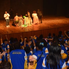 Espetáculo reúne 645 alunos do 2º ao 5º ano no Teatro Municipal de Boa Vista