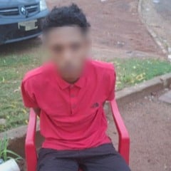 Momento em que o suspeito foi preso (Foto: Divulgação) 