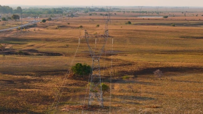A obra, conduzida pela concessionária Transnorte Energia, enfrentou mais de dez anos de desafios, incluindo licenciamento ambiental e negociações com comunidades indígenas, principalmente na travessia da Terra Indígena Waimiri Atroari. (Foto: Divulgação)