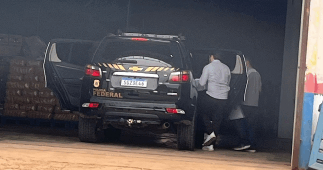 Polícia Federal esteve na manhã desta quinta-feira (7) no prédio do Departamento de Apoio ao Educando (DAE). (Foto: Divulgação)
