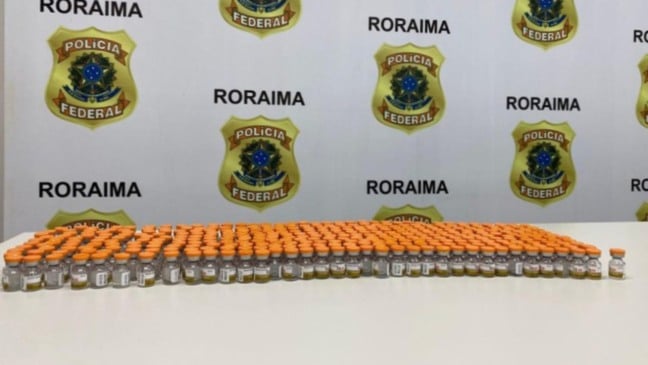 Passageira estava com 351 ampolas e foi presa pela Polícia Federal