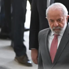 A viagem acontece em meio a recentes tensões diplomáticas entre os dois países (Foto: Divulgação)