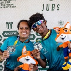 Monique Alves e Wesley Basck ficam com a medalha de prata nas duplas mistas. (Foto: Lucas Rodrigues/CBDU)