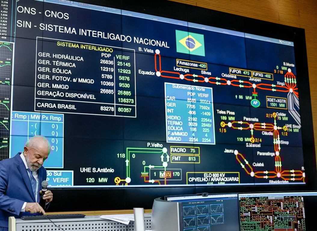O presidente Lula durante início dos testes de energização do Linhão de Tucuruí (Foto: Ricardo Stuckert/PR)