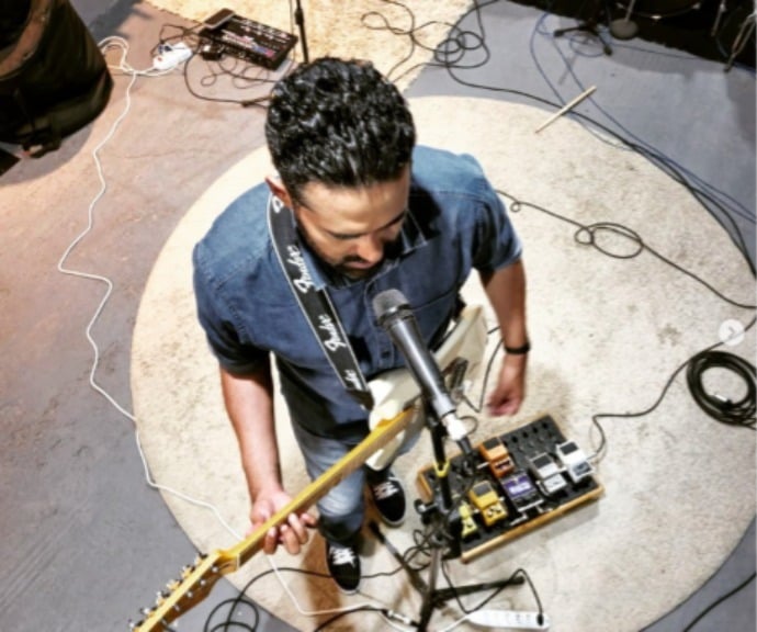 O grupo, formado inicialmente por TheSalazaRR e Fab, é um projeto musical inovador que se inspira fortemente no movimento grunge dos anos 90 (Foto: Divulgação)