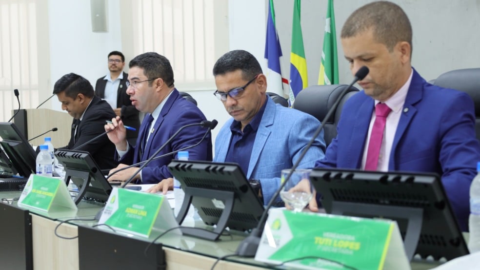 A mesa diretora da Câmara Municipal, presidida por Genilson Costa, nesta terça-feira (Foto: Reynesson Damasceno/CMBV)
