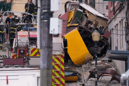 Acidente abalou população em Portugal (Foto: Armando Franca - AP)