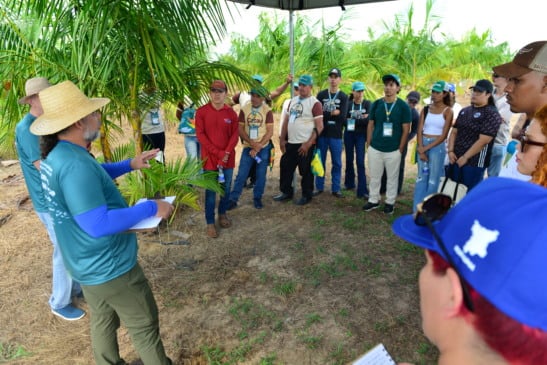 Visitantes estiveram no campo na manha desta sexta-feira (5) - Foto: Nilzete Franco/Folha BV