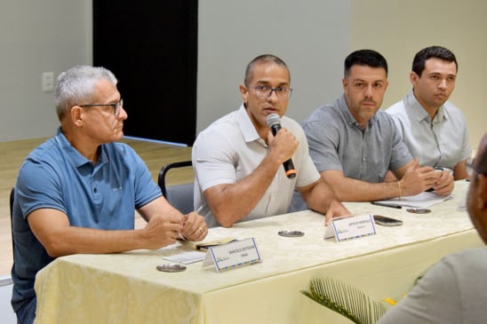 Prefeito de Boa Vista, Arthur Henrique durante a coletiva. (Foto: Wenderson Cabral/FolhaBV).