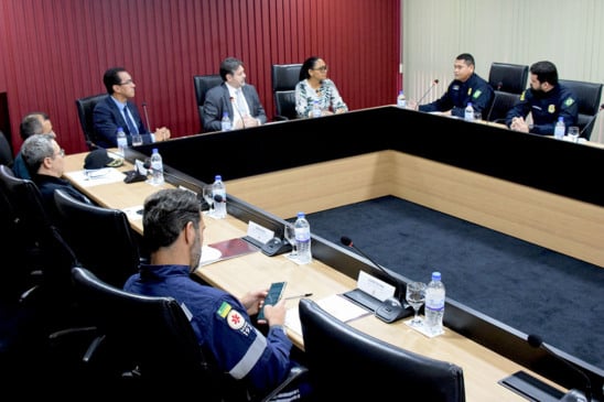 Iniciativa reúne MPRR, Detran, PRF, Polícia Militar, Polícia Civil, Samu e outros órgãos em ações educativas voltadas a infratores de trânsito. (Foto: Wenderson Cabral)