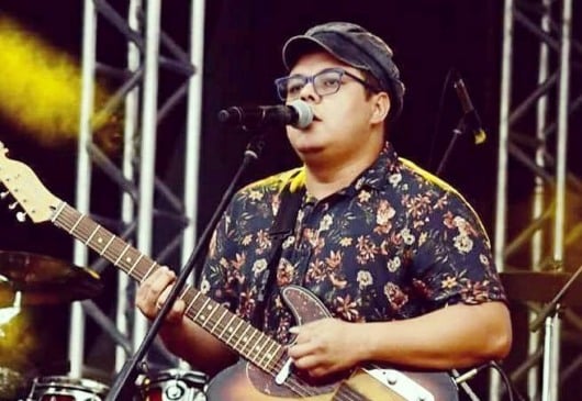 Morre o cantor Elias Moreira aos 39 anos