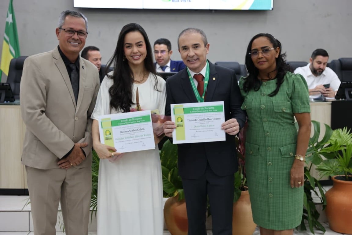 O vereador Adjalma Gonçalves, a ex-deputada Sheridan Ramos, o deputado Duda Ramos e a esposa do vereador, Neurimar Gonçalves (Foto: Divulgação)