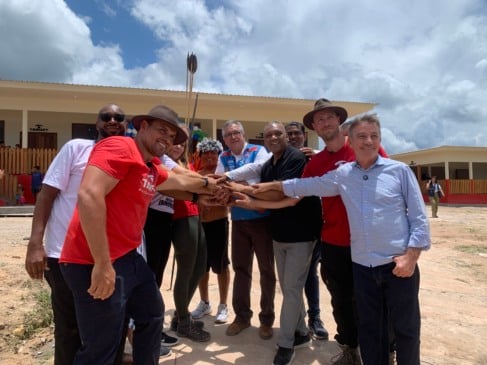 Visita foi realizada na manhã deste sábado (6), no Centro de Referência em Saúde Indígena Xapori Yanomami, em Surucucu, Território Yanomami. (Foto: Aysha Baydoun)