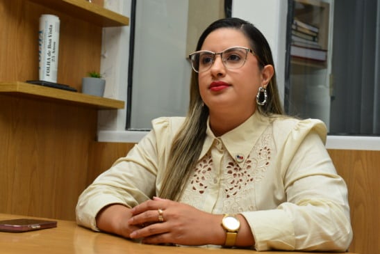A advogada de defesa do acusado. (Foto: Karolayne Corrêa).