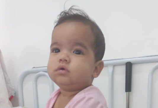 Laura Rebecca tem apenas 6 meses e está internada na ala Tamanduá no Hospital da Criança Santo Antônio. (Foto: Arquivo Pessoal).