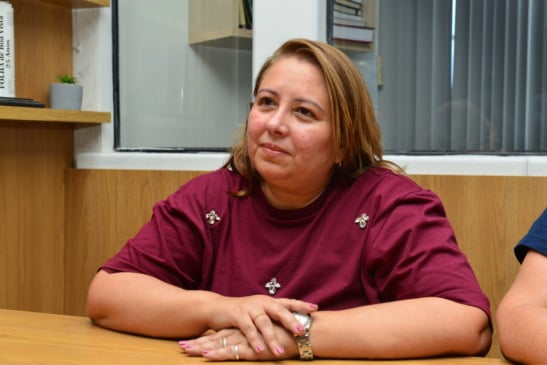 A principal convidada da noite é Samira de Castro, presidenta da Federação Nacional dos Jornalistas (Fenaj) e uma das vozes mais respeitadas da categoria no país. (Foto: Nilzete Franco)