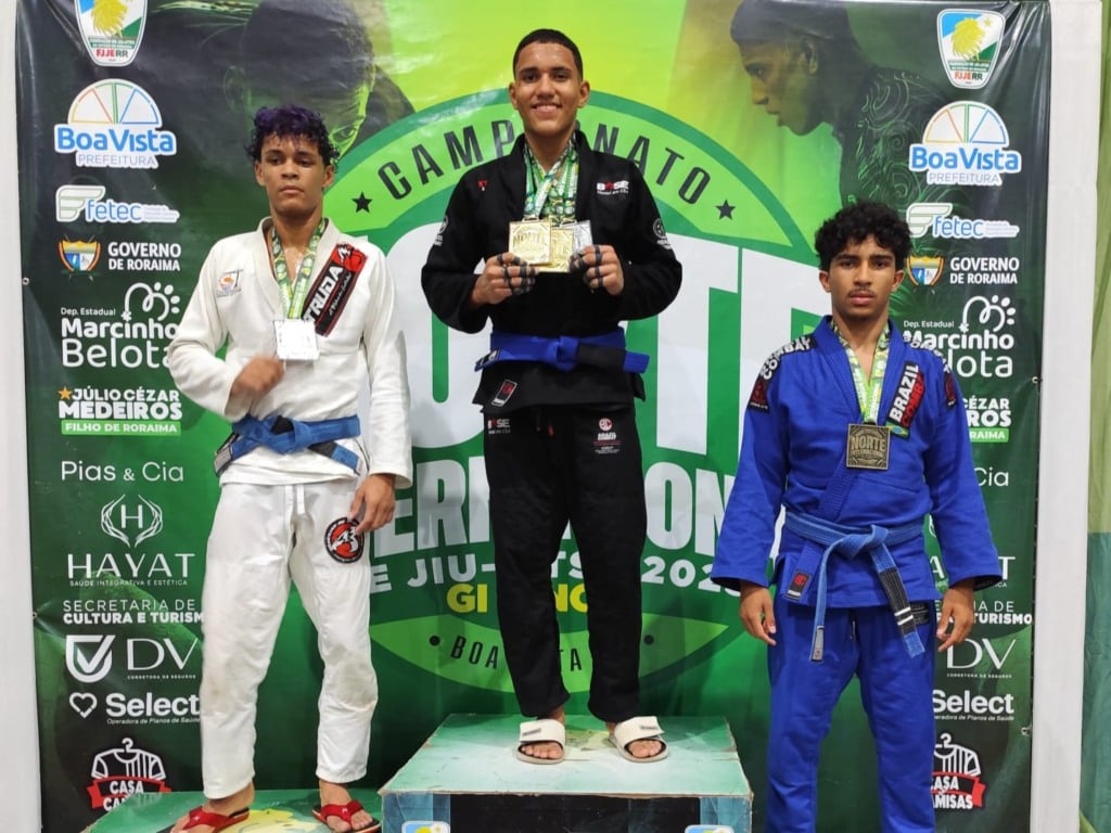 Hallysson no lugar mais alto do pódio. (Foto: Divulgação)