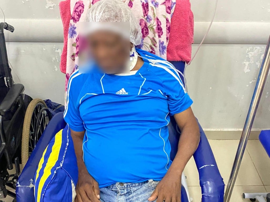 Josué está sentado em uma cadeira no corredor desde quarta-feira, 3 (Foto: Divulgação) 