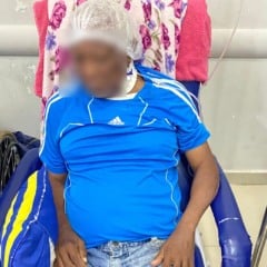 Josué está sentado em uma cadeira no corredor desde quarta-feira, 3 (Foto: Divulgação) 
