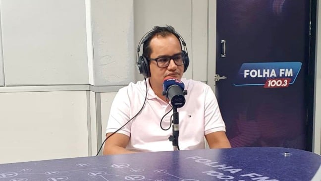 Frederick Lins, engenheiro elétrico, durante entrevista ao Agenda da Semana. Foto: estúdio/Folha FM