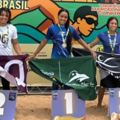 Atletas da Aquática Marinho sobem ao pódio na Copa Brasil de Águas Abertas. (Foto: Divulgação)