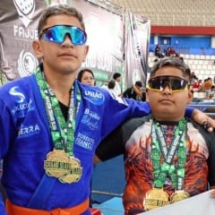 Os irmãos Silva faturaram quatro medalhas de ouro em torneio de Jiu-jitsu no Amazonas. (Foto: Arquivo pessoal)