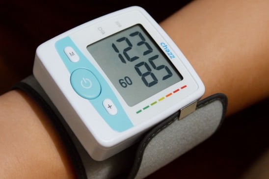 A mudança acompanha recomendações internacionais, especialmente da American Heart Association (AHA), que desde 2017 já classifica 12 por 8 como limite de atenção. (Foto: Wenderson Cabral)