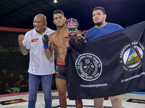 Lutador venezuelano conquista cinturão no Silva Combat Fight. (Foto: ASCOM/Stronda Top Team)